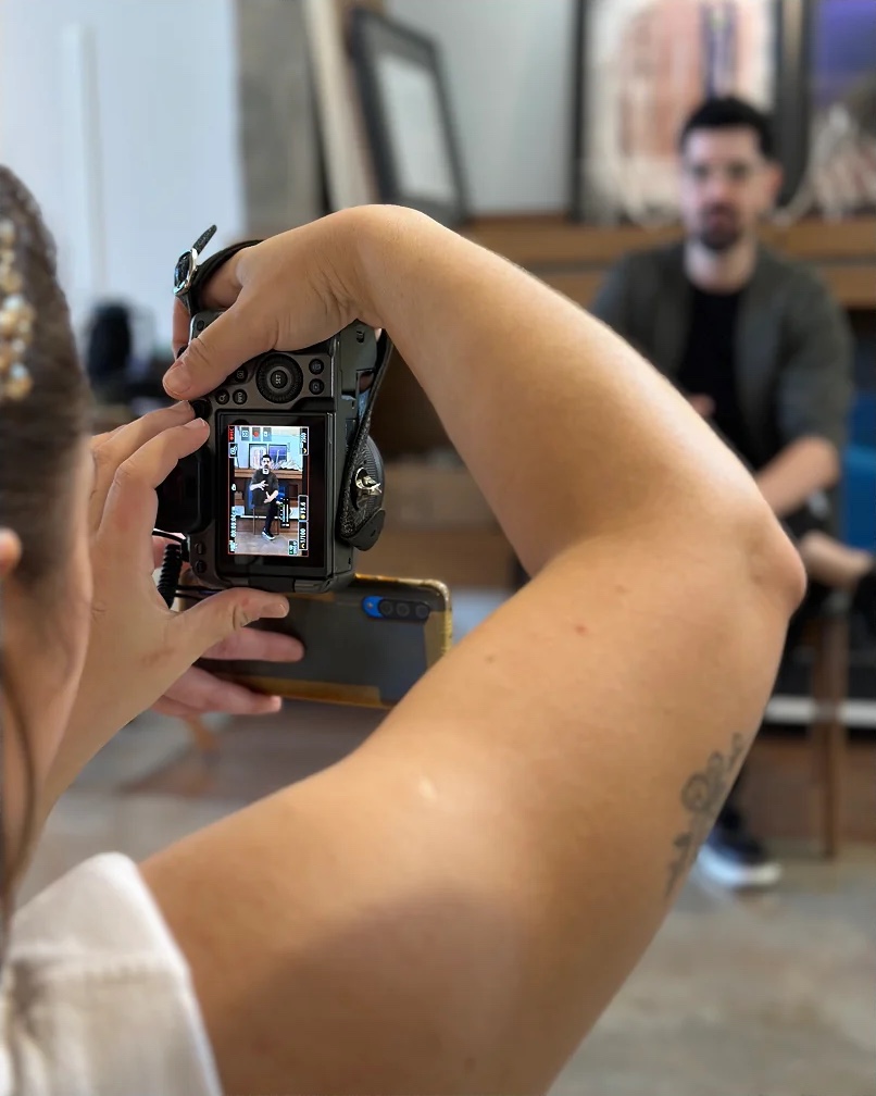 Bastidores de uma produção fotográfica da Ello Media